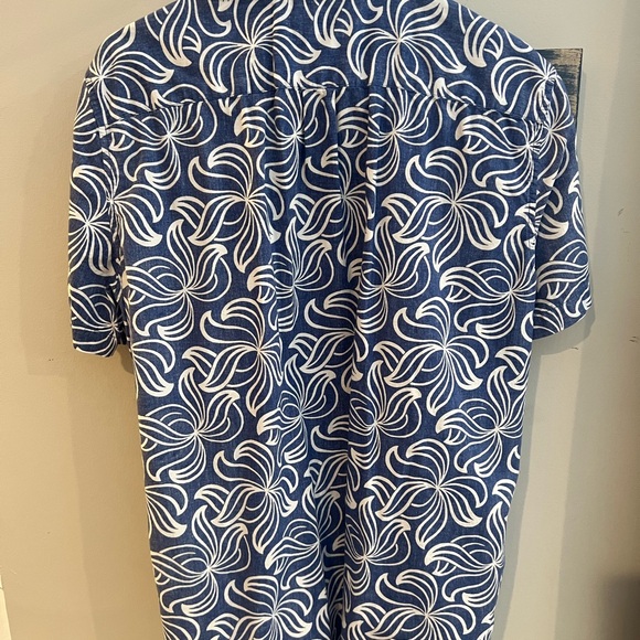 Button up - Picture 2 of 3